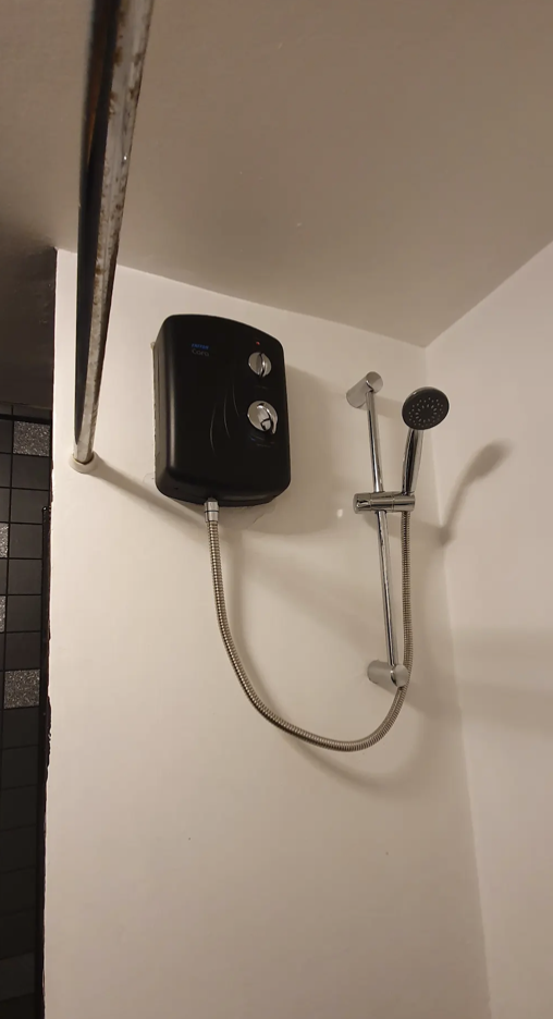 Electric shower installation